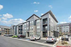 6 web or mls Ashlar Dr 006