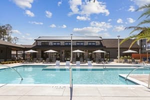 GA Pooler The Liliana 23