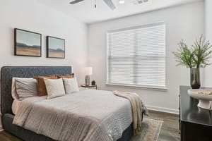 GA Pooler The Liliana 8