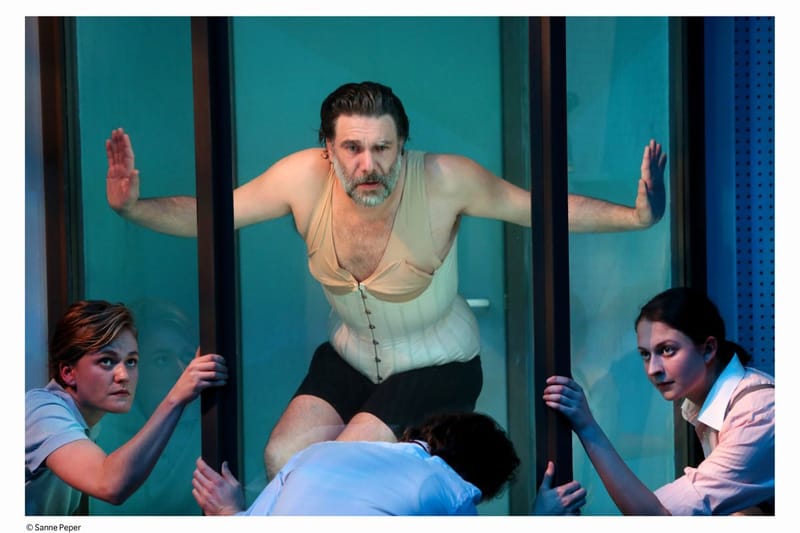 Feeks 04 Sanne Peper