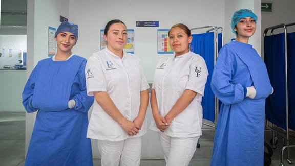 licenciatura-en-enfermeria-y-obstetricia