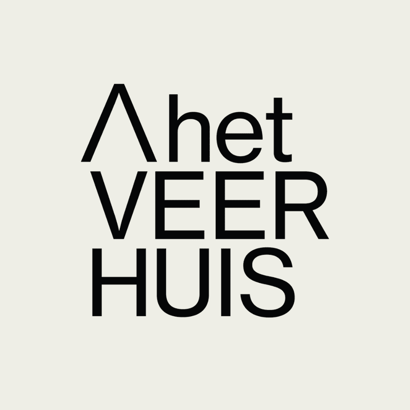 Logo op beige