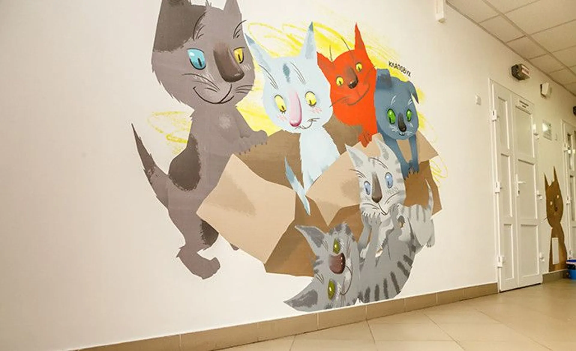 Герої книжки «36 і 6 котів» прикрасили стіни відділення дитячої лікарні у Кропивницькому