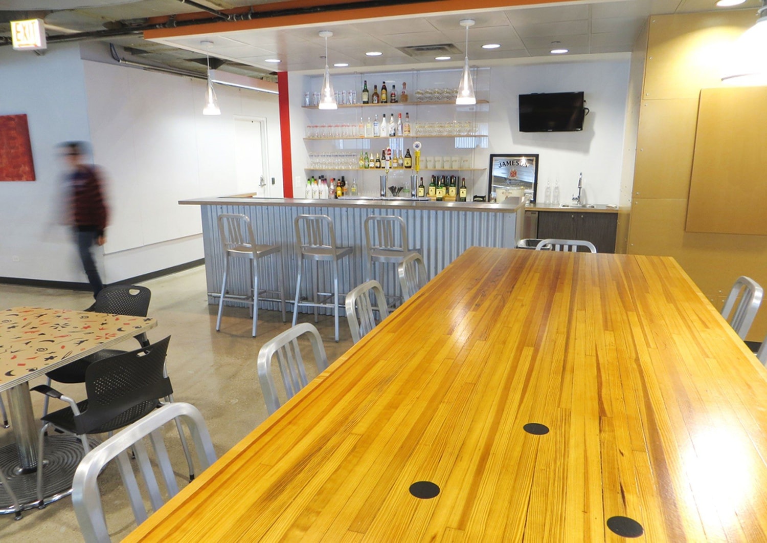 7 6Th Floor Cafe Bar 2