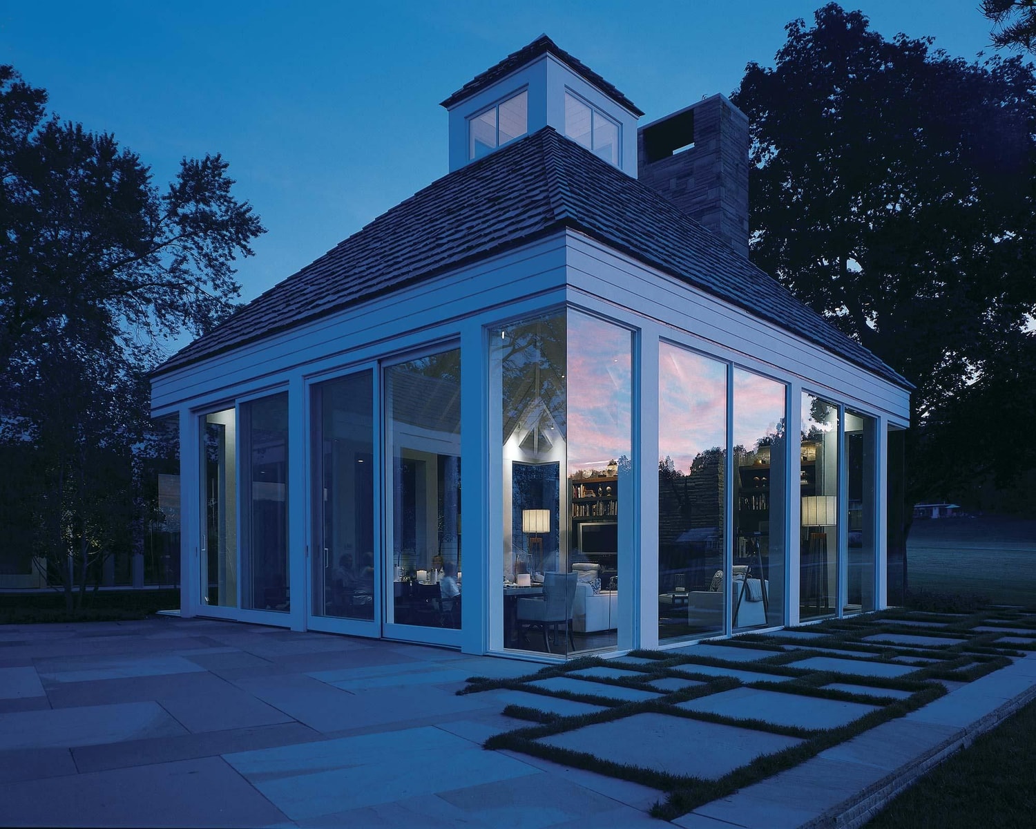 Montgomeryii Exterior Night