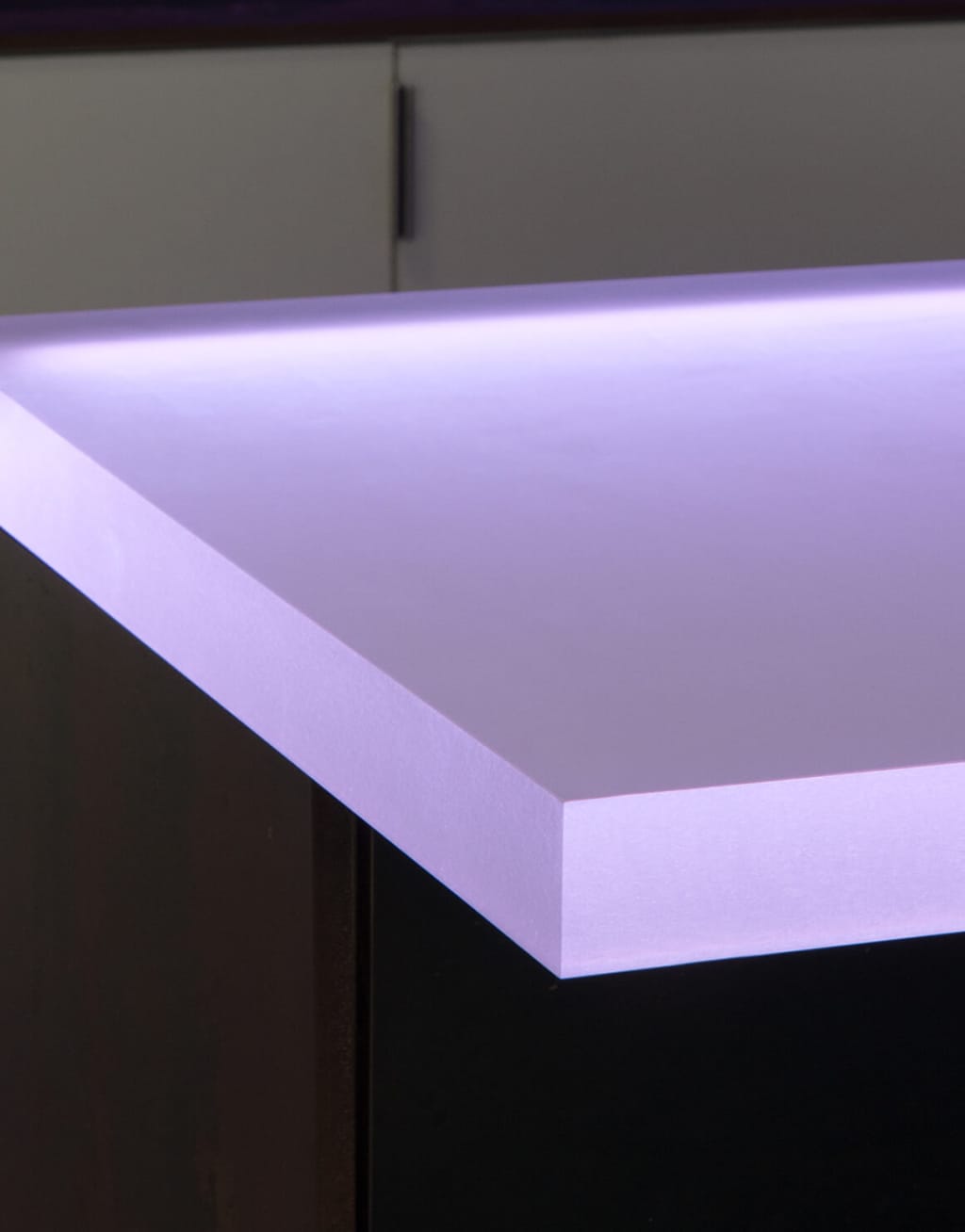 Products 3form Edgelit Chroma Countertop 3form