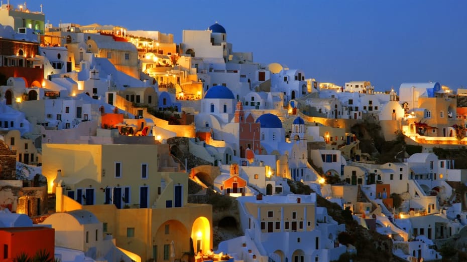 DE PAROS A LA MÁGICA SANTORINI