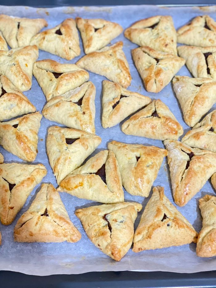 אוזני המן במילוי תמרים