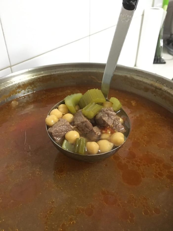 מרק חומוס ובשר מרק חומוס ובשר