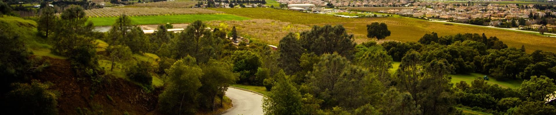 The Town of Los Altos Hills sets up the priority to preserve the Town's natural environment and guide the Town's residents in reducing greenhouse gas (GHG) emission. 