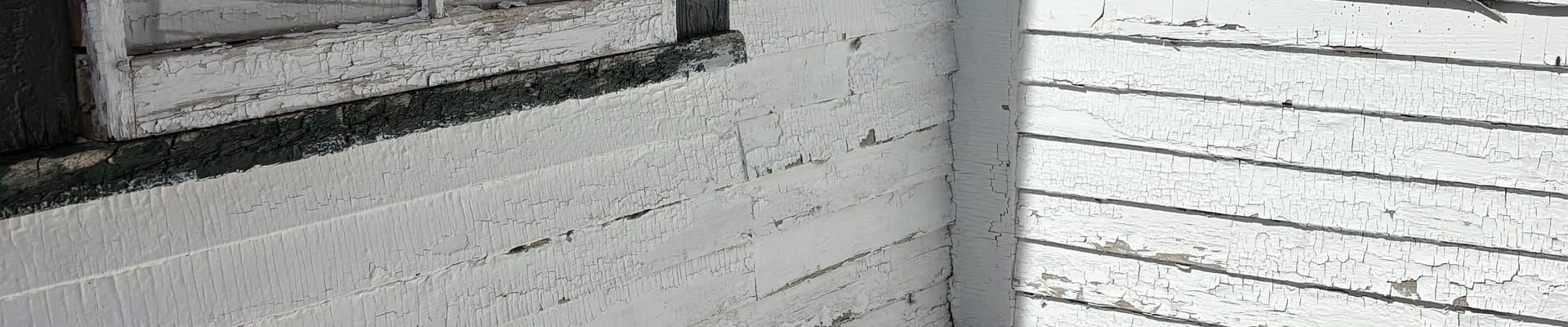 Old home with chipping paint