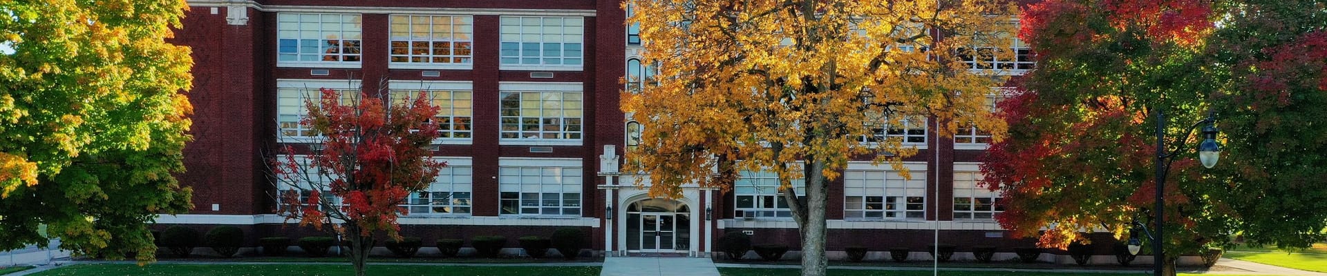 Facade of the 1918 Building