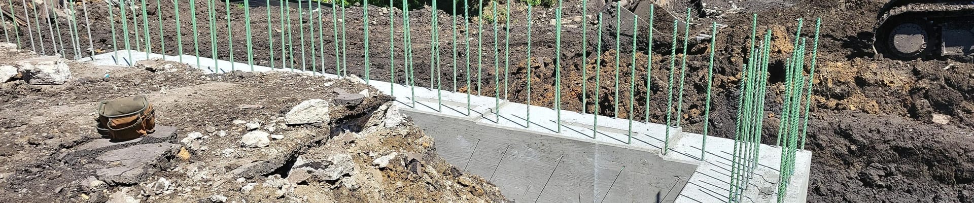 South abutment poured....moving onto to south pier.