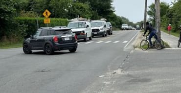 Surfside Road at Miacomet Road/Surfside Drive – All-Way Stop Piloting Outreach 