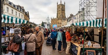people at market stalls, Credit Ian Lloyd-Graham