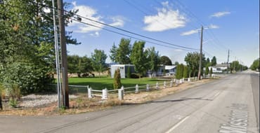 E. Mission Avenue road scene