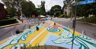 outdoor floor mural in the centre of a street
