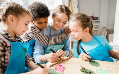 children doing crafts
