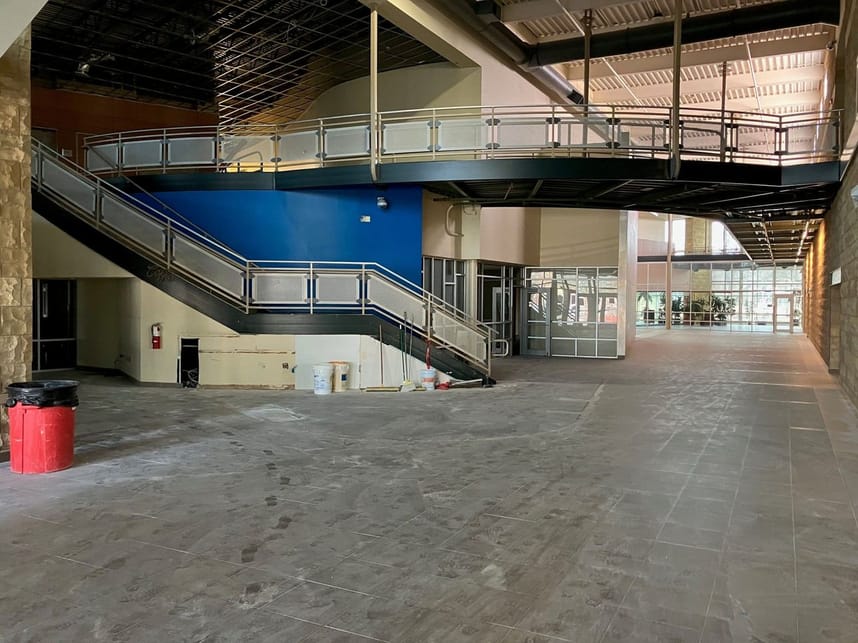 lobby of tom muehlenbeck recreation center