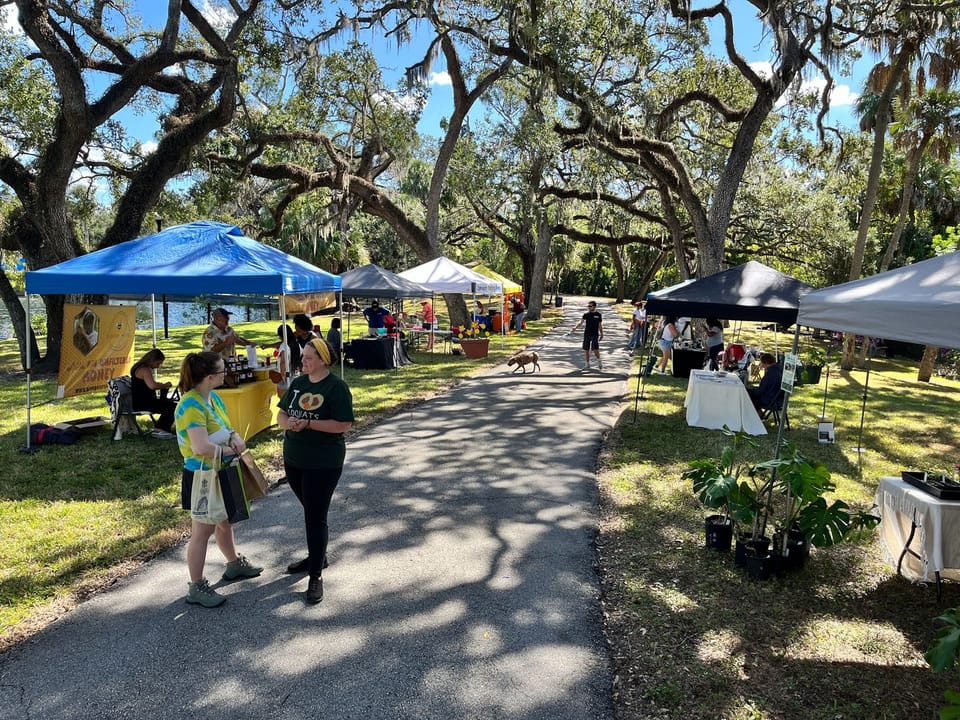 Image of people at The Springs Market at The Sulphur Springs Park 