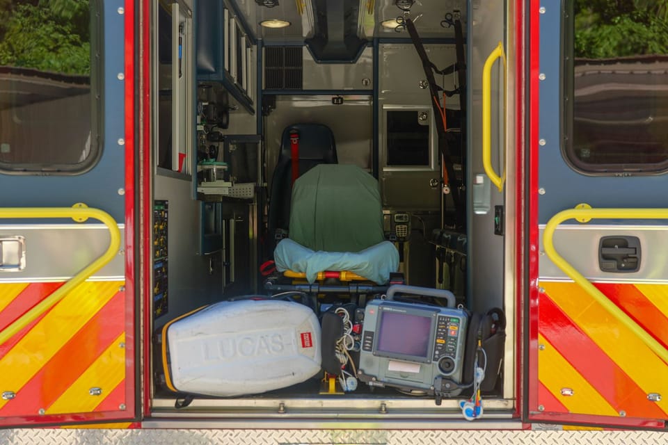 Advanced life support ambulance