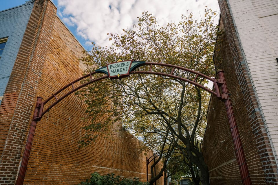 Downtown McMinnville Farmer's Market Alleyway