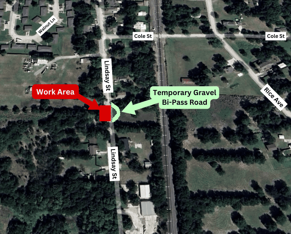 Map that shows the closure and alternate route on Lindsay St. 