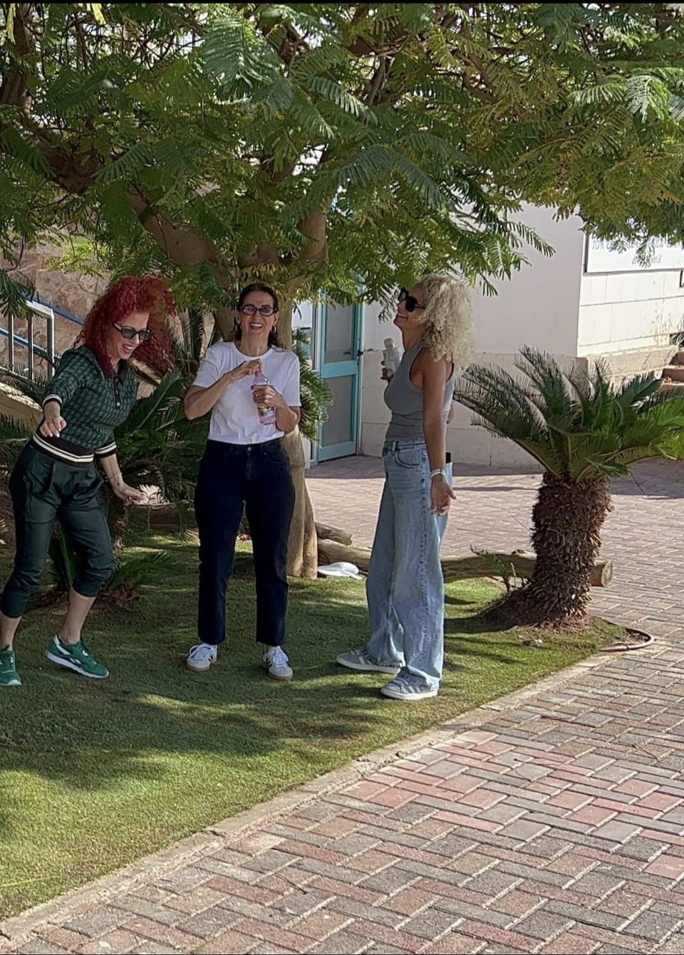 ברחובות אין צל