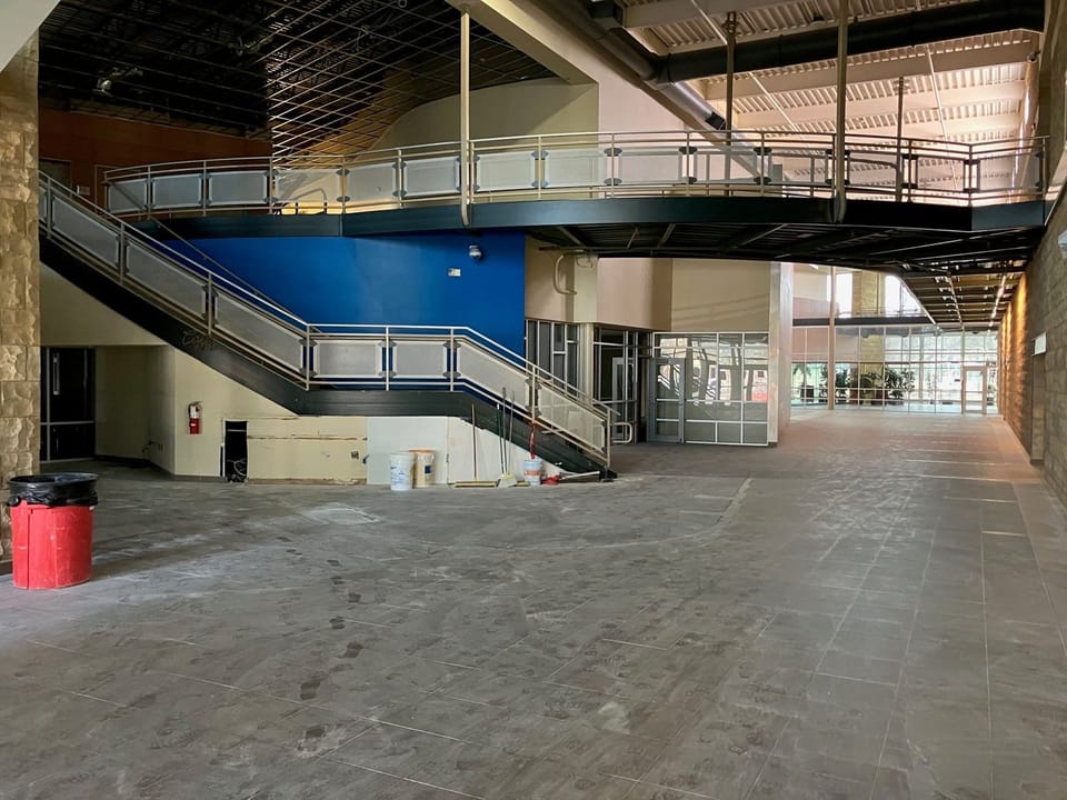 lobby of tom muehlenbeck recreation center