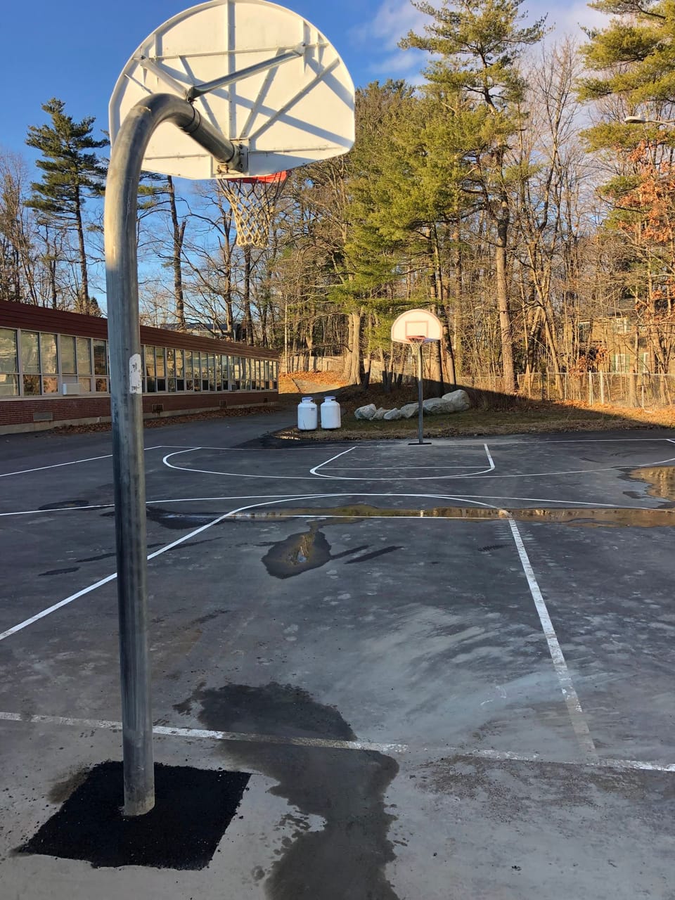 A photo of the net climber from earlier days. 